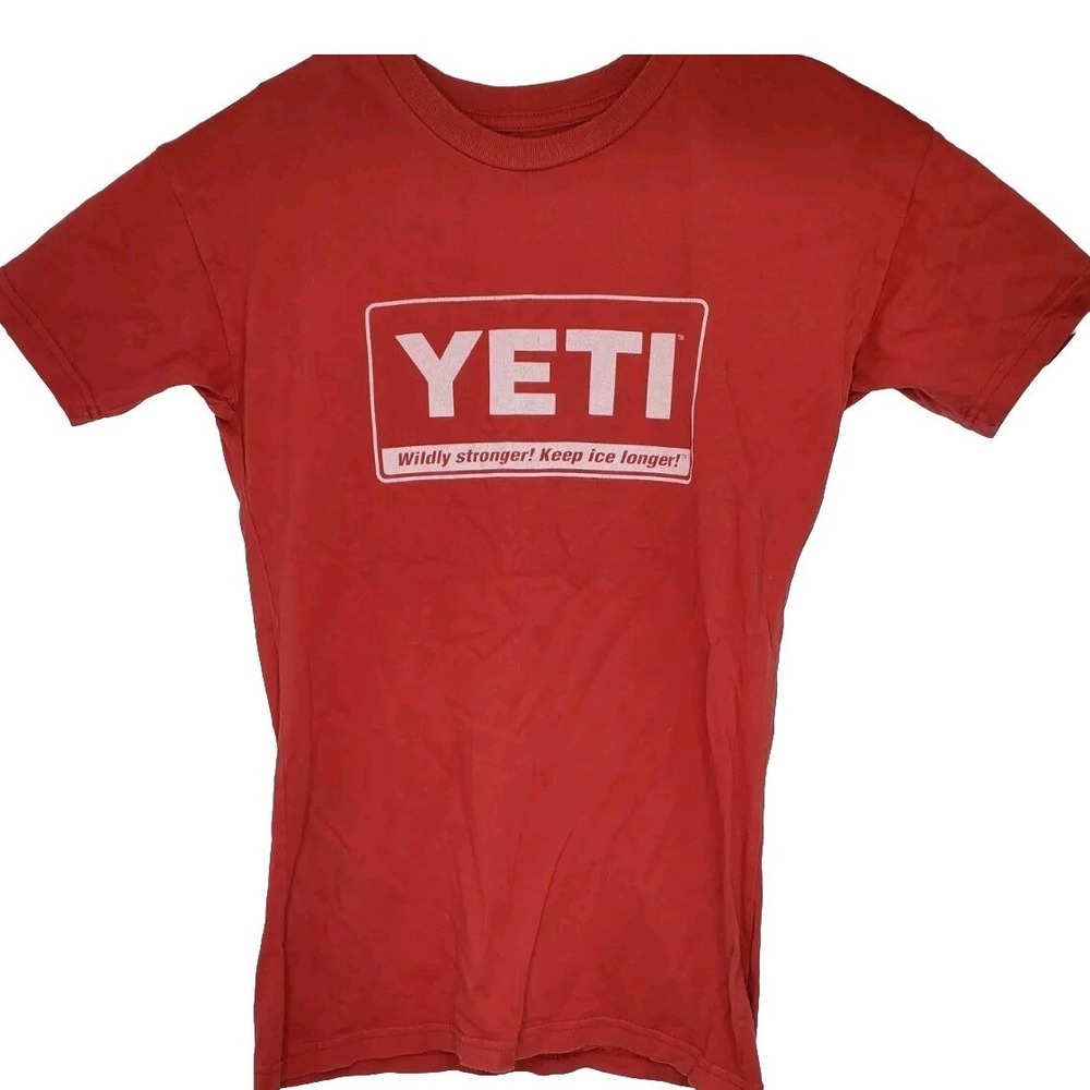 YETI Coolers Red Graphic T-Shirt Mens Small Cotton Short Sleeve Logo Tee